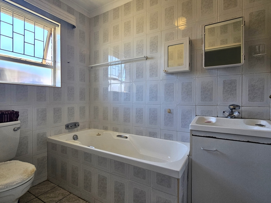 3 Bedroom Property for Sale in C Place Eastern Cape